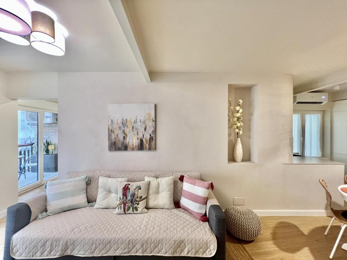 Cozy San Cristobal Apartment In Heart Of Alicante Extérieur photo